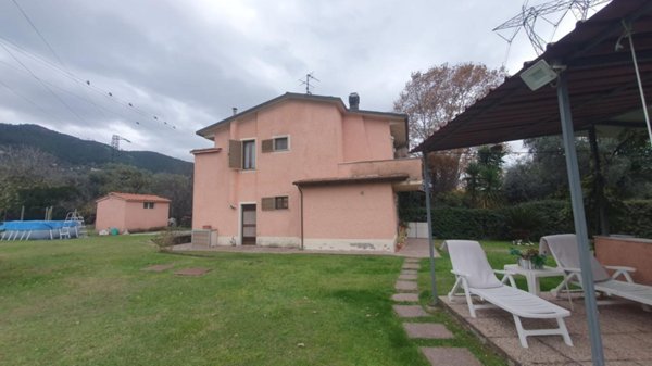 casa indipendente in vendita a Pietrasanta