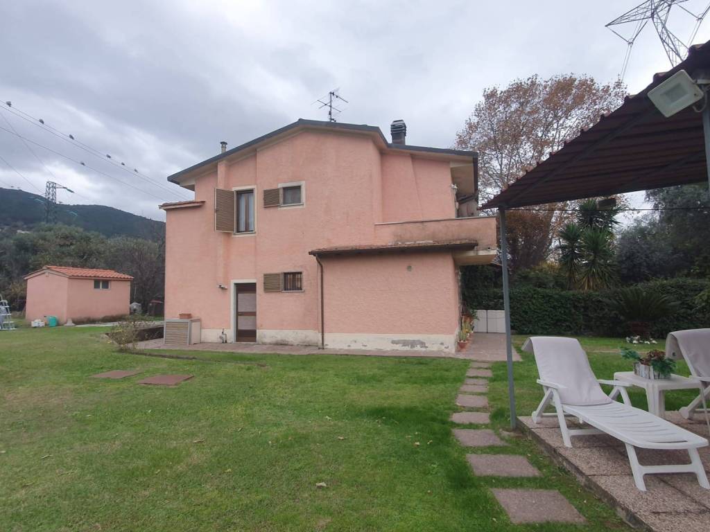 casa indipendente in vendita a Pietrasanta