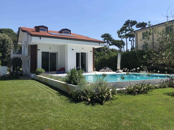 casa indipendente in vendita a Pietrasanta in zona Marina di Pietrasanta