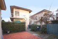 casa indipendente in vendita a Pietrasanta in zona Fiumetto