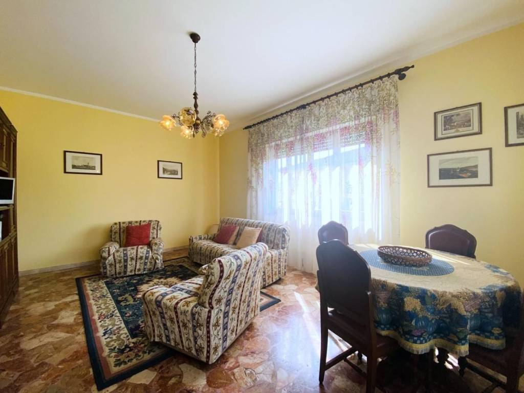 casa indipendente in vendita a Pietrasanta in zona Marina di Pietrasanta