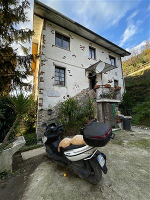 casa indipendente in vendita a Pietrasanta in zona Solaio