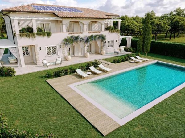 casa indipendente in vendita a Pietrasanta