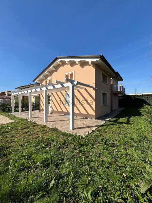 casa indipendente in vendita a Pietrasanta