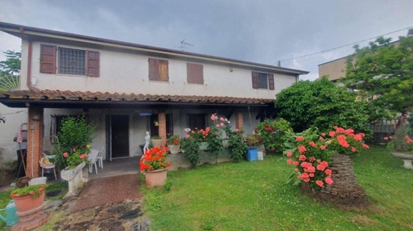 casa indipendente in vendita a Pietrasanta