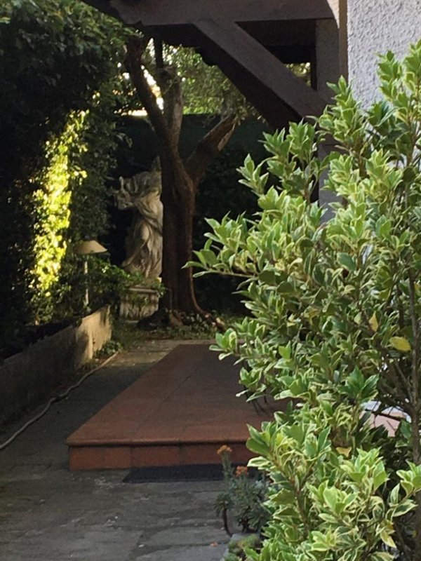 casa indipendente in vendita a Pietrasanta in zona Tonfano