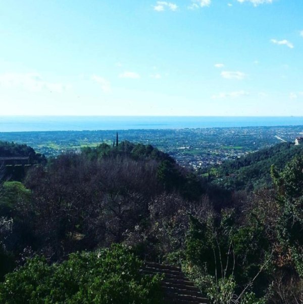 casa indipendente in vendita a Pietrasanta in zona Capezzano Monte