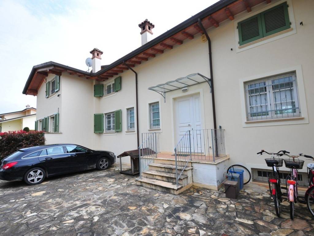 casa indipendente in vendita a Pietrasanta in zona Marina di Pietrasanta