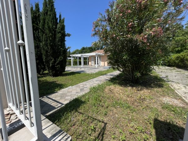 casa indipendente in vendita a Pietrasanta