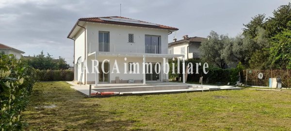 casa indipendente in vendita a Pietrasanta