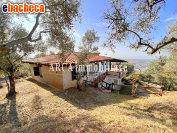casa indipendente in vendita a Pietrasanta