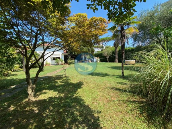 casa indipendente in vendita a Pietrasanta in zona Marina di Pietrasanta