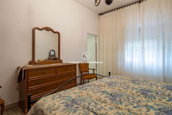 negozio in vendita a Pietrasanta