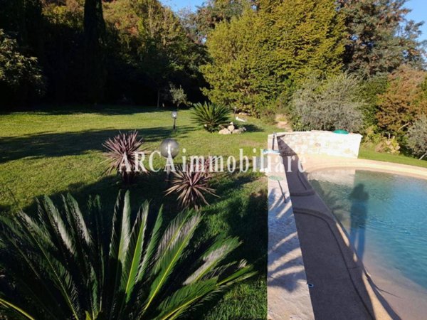 casa indipendente in vendita a Pietrasanta
