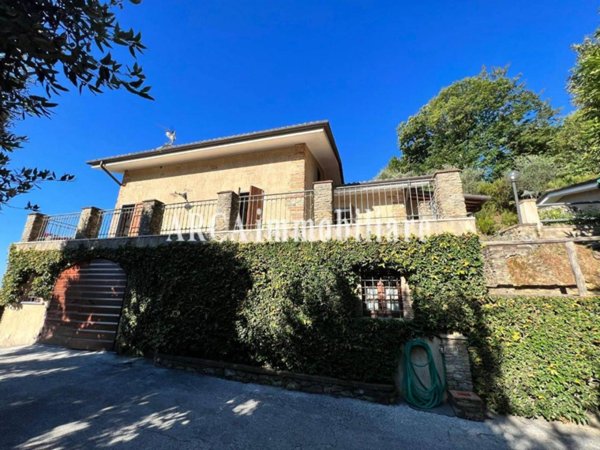 casa indipendente in vendita a Pietrasanta