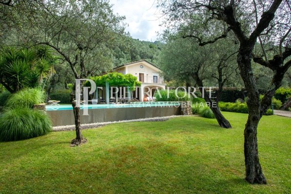 casa indipendente in vendita a Pietrasanta