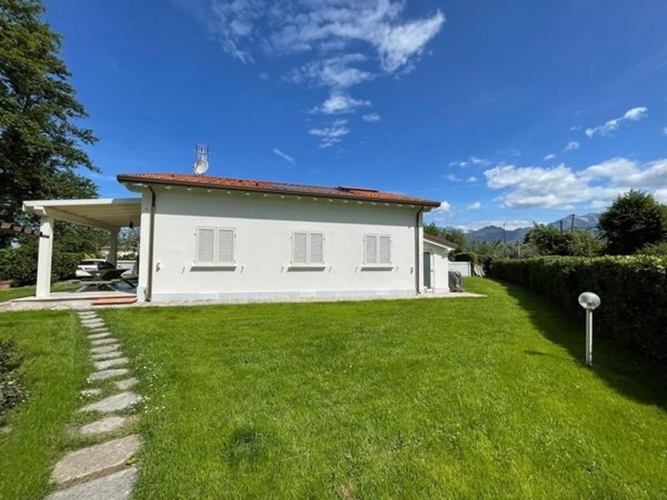 casa indipendente in vendita a Pietrasanta