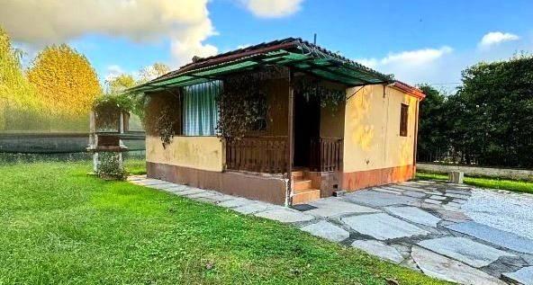 casa indipendente in vendita a Pietrasanta in zona Fiumetto