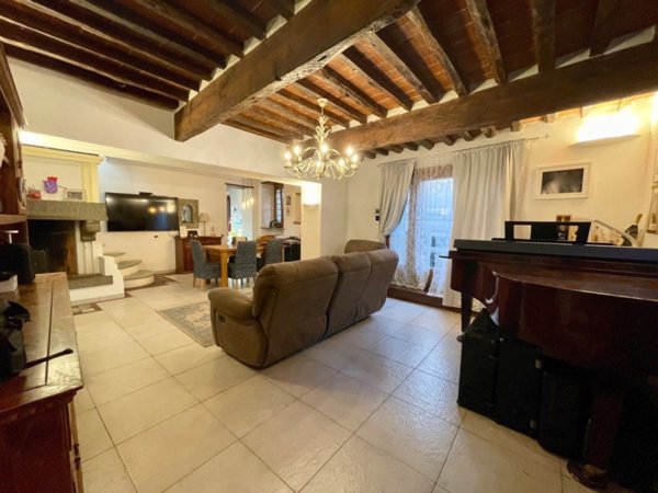 casa indipendente in vendita a Pietrasanta