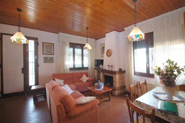 villa in vendita a Pietrasanta in zona Vignone