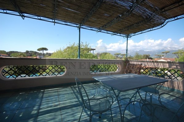 appartamento in vendita a Pietrasanta in zona Marina di Pietrasanta