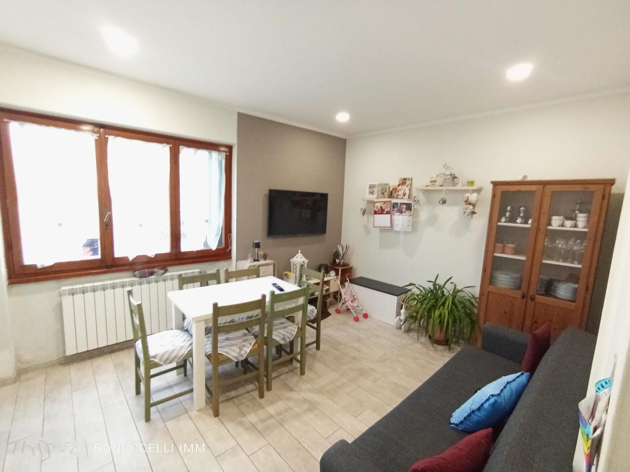 casa indipendente in vendita a Pietrasanta in zona Tonfano