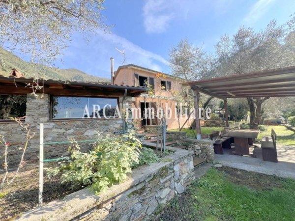casa indipendente in vendita a Pietrasanta