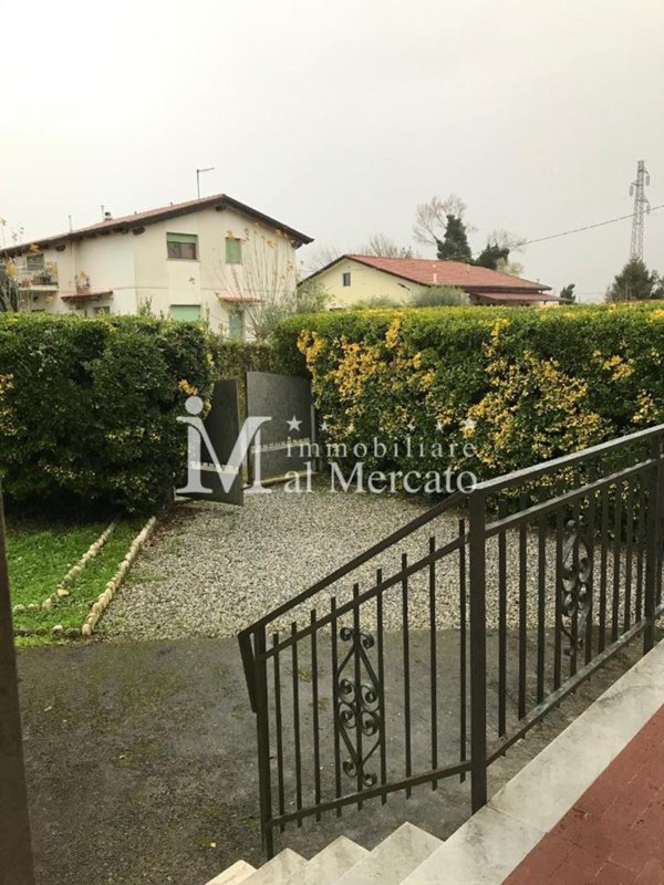 casa indipendente in vendita a Pietrasanta