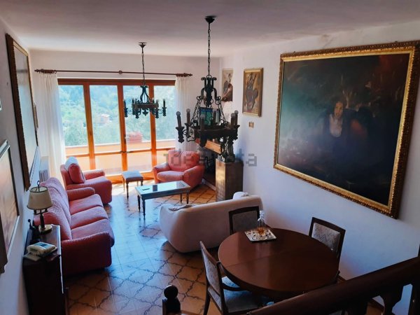casa indipendente in vendita a Pietrasanta