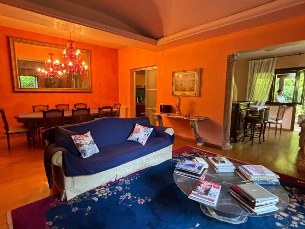 appartamento in vendita a Pietrasanta in zona Marina di Pietrasanta