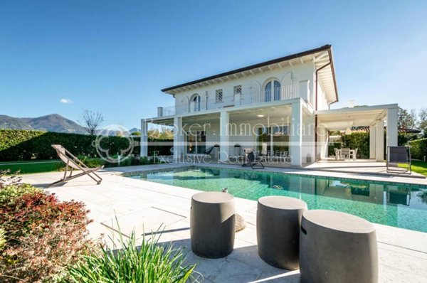 casa indipendente in vendita a Pietrasanta in zona Marina di Pietrasanta