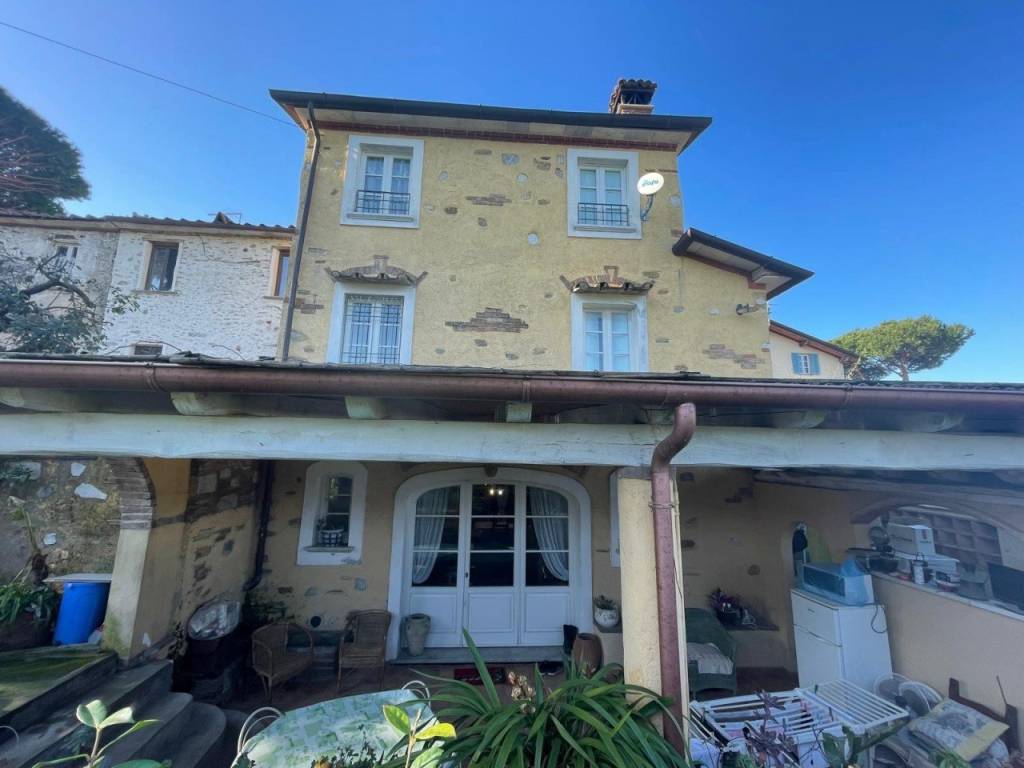 casa indipendente in vendita a Pietrasanta