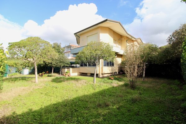 casa indipendente in vendita a Pietrasanta in zona Marina di Pietrasanta
