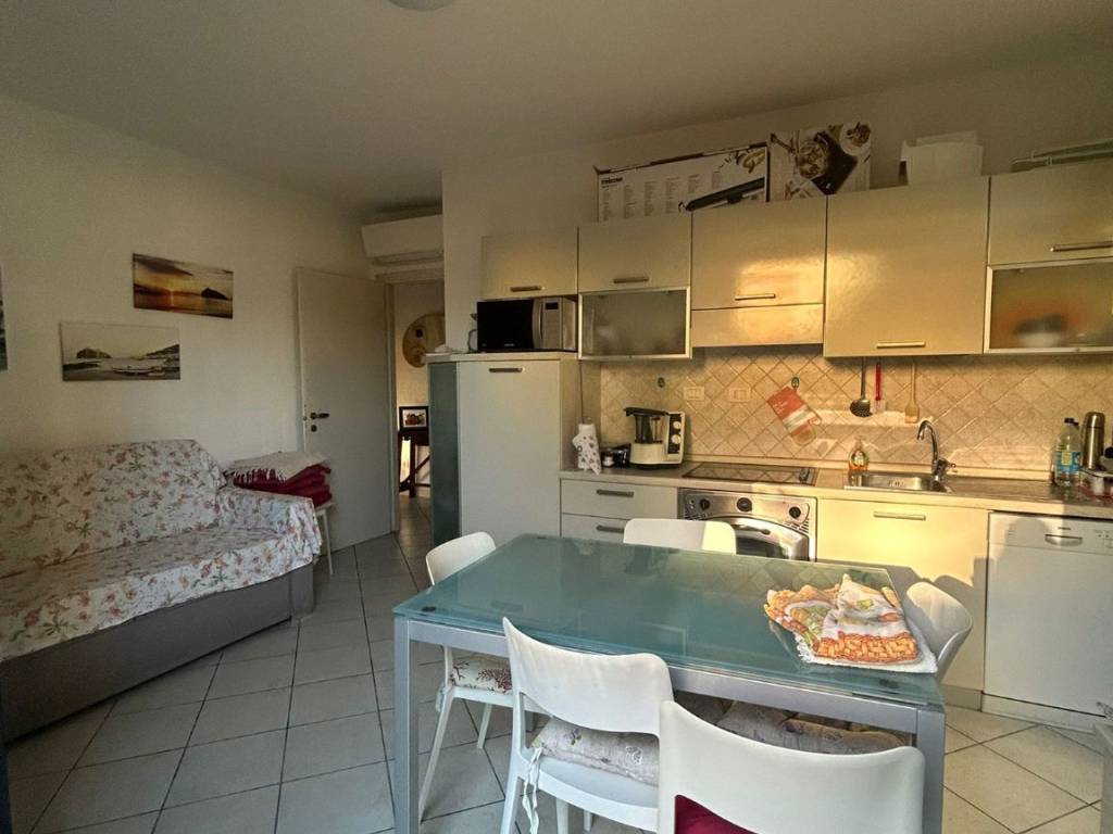 appartamento in vendita a Pietrasanta in zona Tonfano