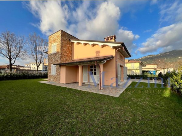 casa indipendente in vendita a Pietrasanta
