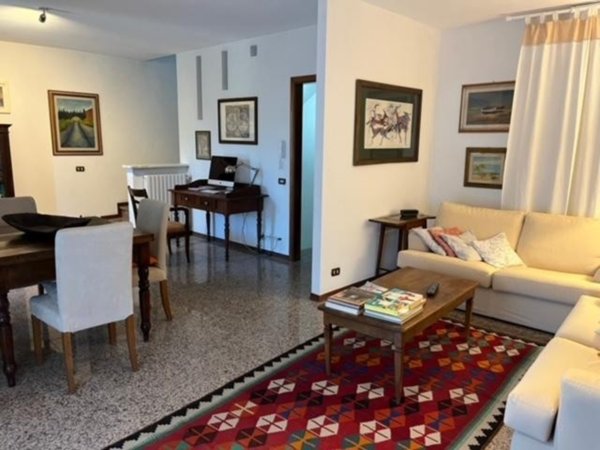 casa indipendente in vendita a Pietrasanta in zona Motrone