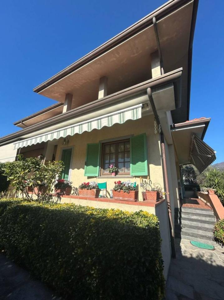 casa indipendente in vendita a Pietrasanta in zona Crociale