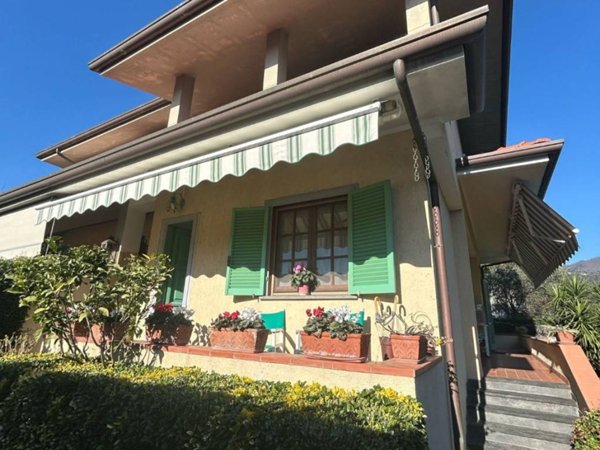 casa indipendente in vendita a Pietrasanta in zona Crociale