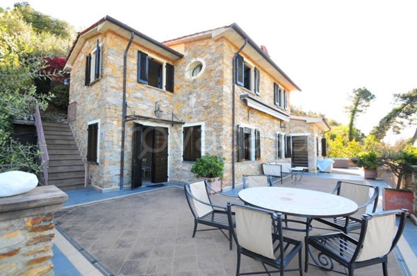 casa indipendente in vendita a Pietrasanta
