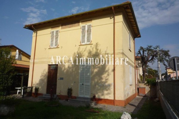 casa indipendente in vendita a Pietrasanta in zona Marina di Pietrasanta