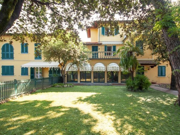 casa indipendente in vendita a Pietrasanta