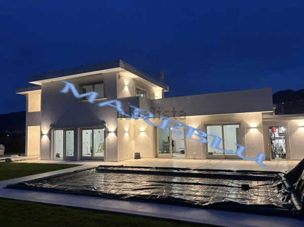 casa indipendente in vendita a Pietrasanta