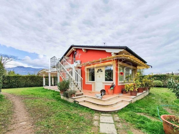 casa indipendente in vendita a Pietrasanta in zona Marina di Pietrasanta