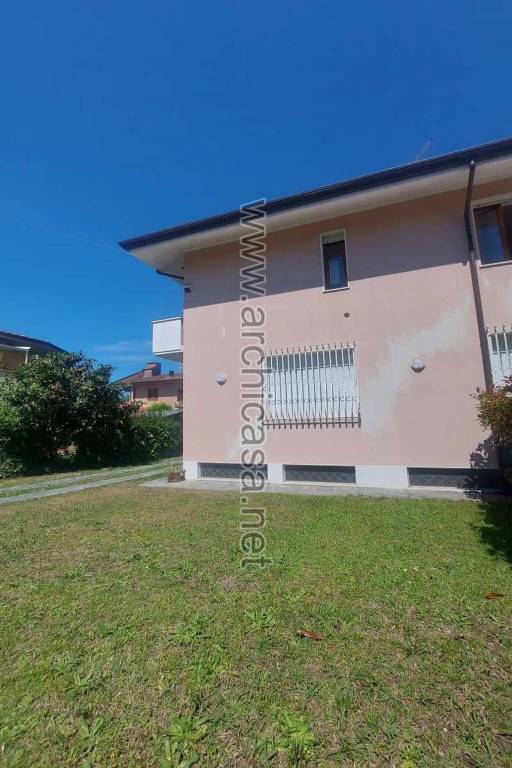 casa indipendente in vendita a Pietrasanta in zona Marina di Pietrasanta