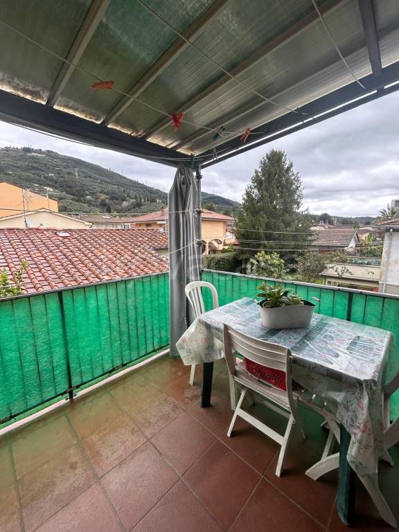 appartamento in vendita a Pietrasanta in zona Capriglia