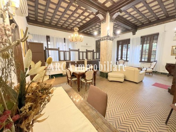 casa indipendente in vendita a Pietrasanta