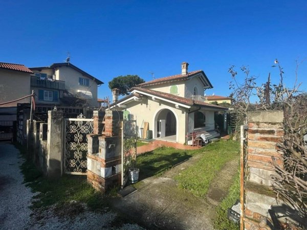 casa indipendente in vendita a Pietrasanta