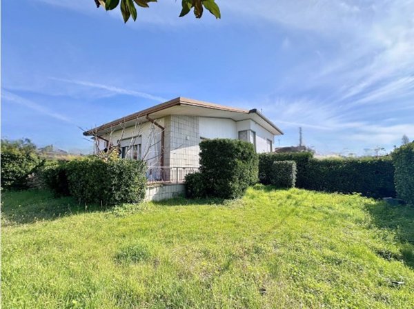 casa indipendente in vendita a Pietrasanta in zona Marina di Pietrasanta
