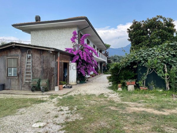 casa indipendente in vendita a Pietrasanta