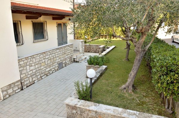 casa indipendente in vendita a Pietrasanta